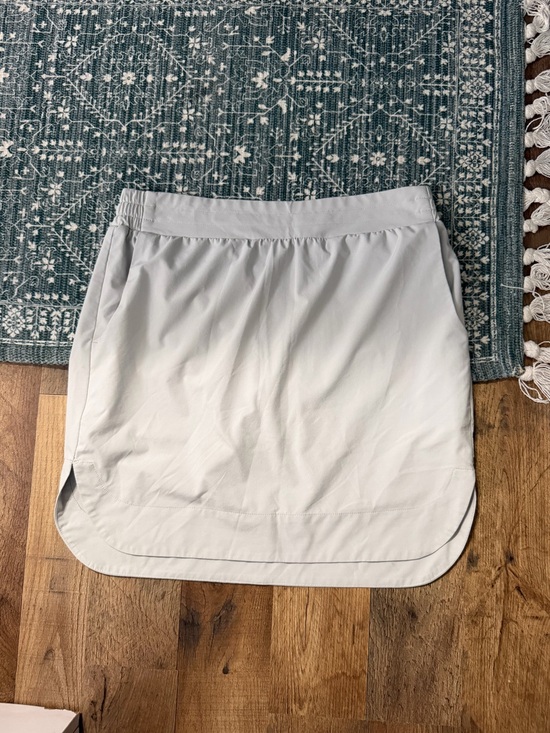 Athleta Dresses & Skirts - Athleta Light Gray Pull-On Athletic Skort with Inner Liner Skirt Small